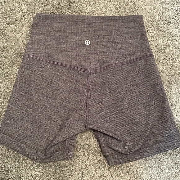 Lululemon align 5” shorts - Picture 2 of 6